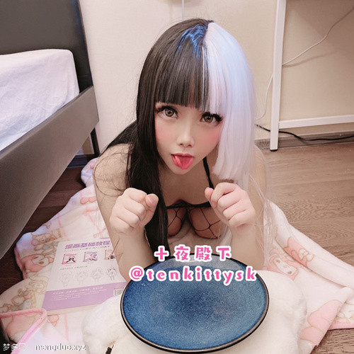 电弧姬-推特福利姬[52p+2v/63M]