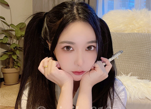 可可幂-黑丝学妹人美无毛馒头穴更美 潮吹体质淫汁四溅[27p+1v/2G]