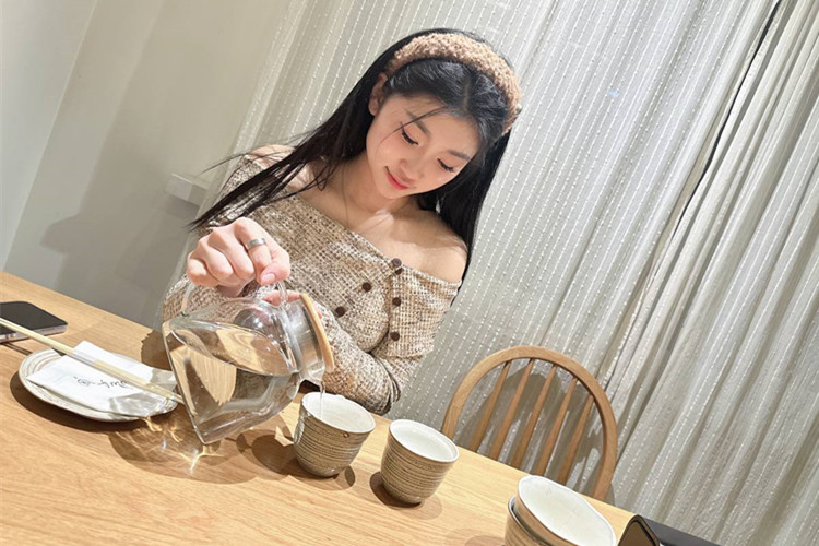 狮子座-超精品女神完整版，又美又骚，极品女神，美鲍鱼，至尊内部分享超长[3p+2v/2.7G]